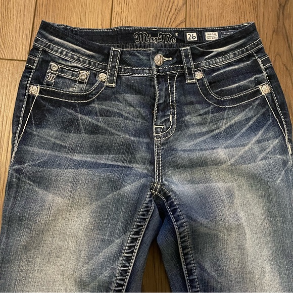 Miss me size 26 easy skinny mid rise jean. Inseam 31.5 - Picture 2 of 6
